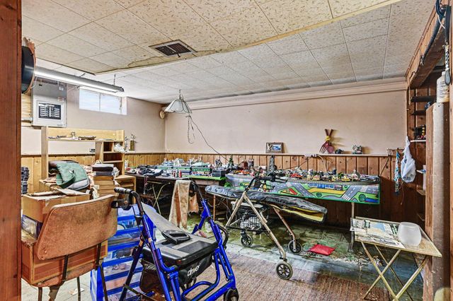 2519 Rolling Hill Avenue, Portage City, MI 49024