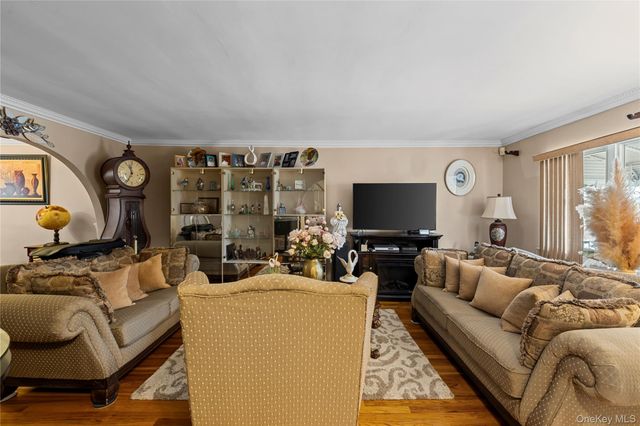 846 E 223rd Street, Bronx, NY 10466