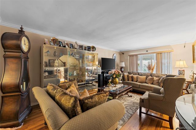 846 E 223rd Street, Bronx, NY 10466