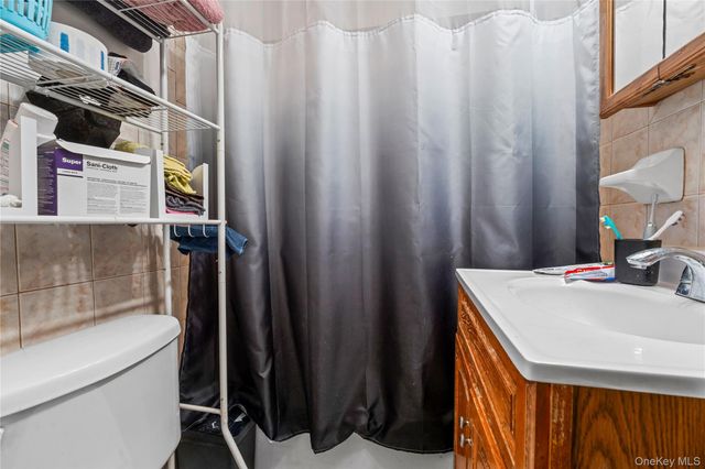 846 E 223rd Street, Bronx, NY 10466