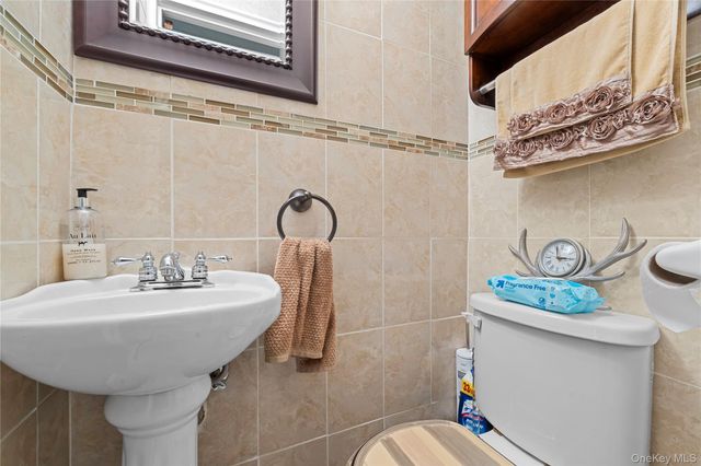 846 E 223rd Street, Bronx, NY 10466