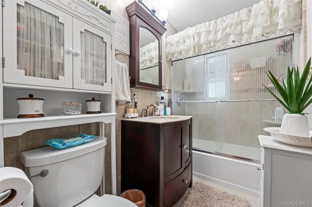 846 E 223rd Street, Bronx, NY 10466