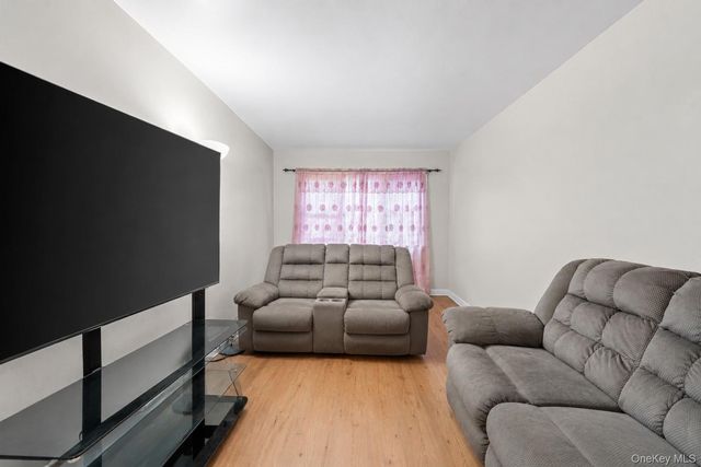 846 E 223rd Street, Bronx, NY 10466