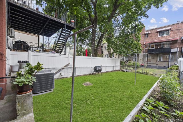 846 E 223rd Street, Bronx, NY 10466
