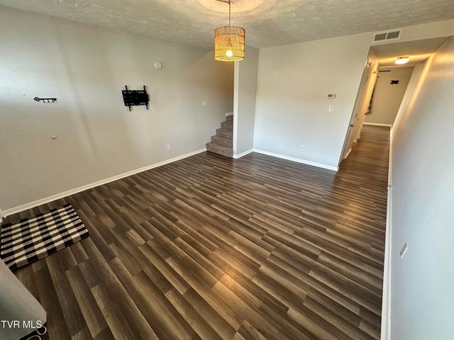 516 Lakeside Dock Drive 3, Kingsport, TN 37663