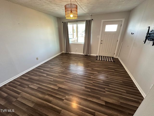 516 Lakeside Dock Drive 3, Kingsport, TN 37663
