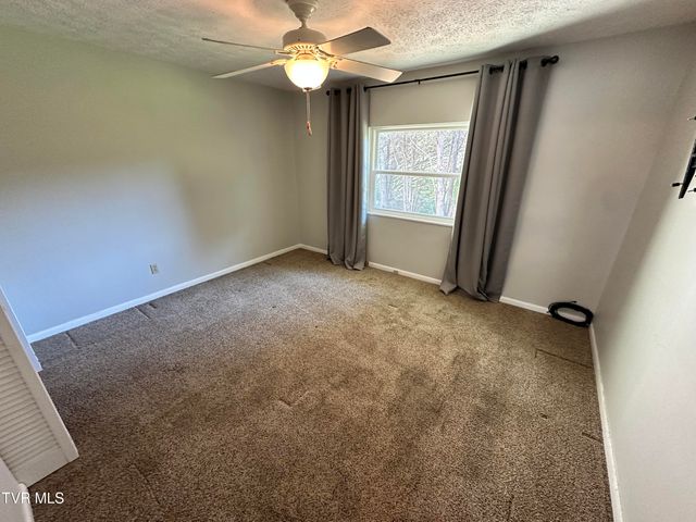 516 Lakeside Dock Drive 3, Kingsport, TN 37663