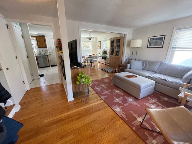 9 Cornelius Way 9, Cambridge, MA 02141