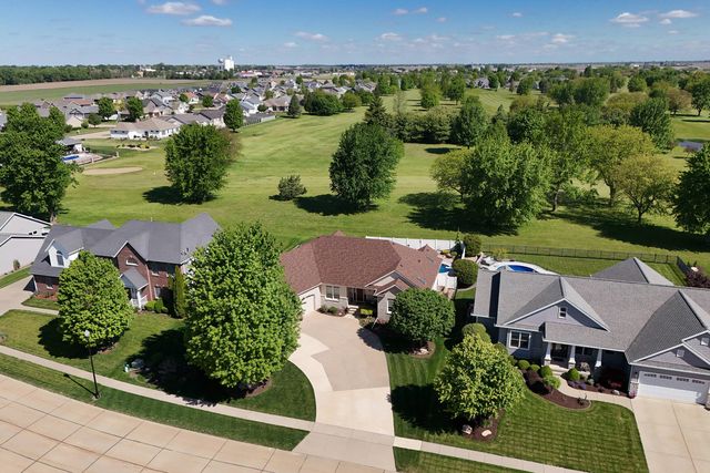 920 Rustic View Court, Eldridge, IA 52748