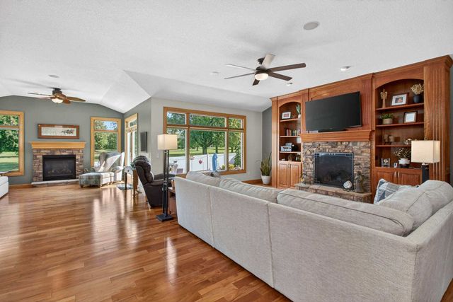920 Rustic View Court, Eldridge, IA 52748