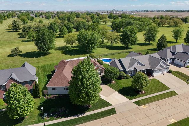 920 Rustic View Court, Eldridge, IA 52748