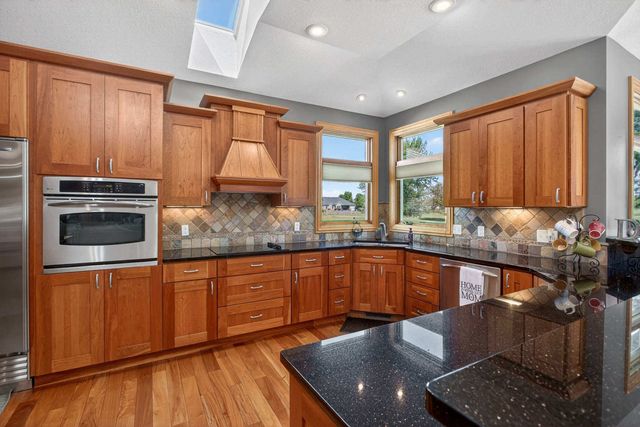 920 Rustic View Court, Eldridge, IA 52748