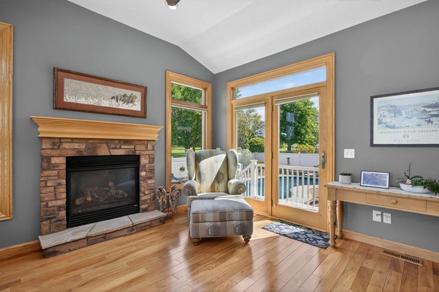 920 Rustic View Court, Eldridge, IA 52748