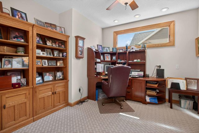 920 Rustic View Court, Eldridge, IA 52748