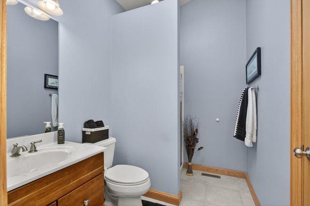 920 Rustic View Court, Eldridge, IA 52748