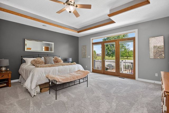 920 Rustic View Court, Eldridge, IA 52748