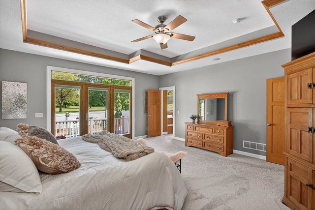 920 Rustic View Court, Eldridge, IA 52748