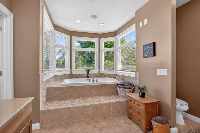 920 Rustic View Court, Eldridge, IA 52748