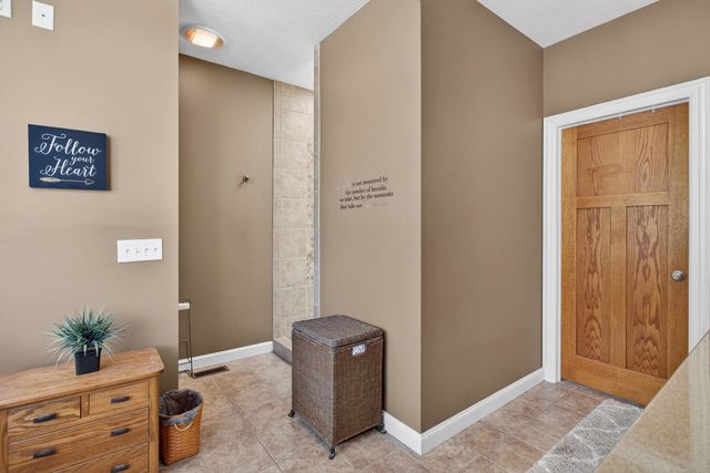920 Rustic View Court, Eldridge, IA 52748