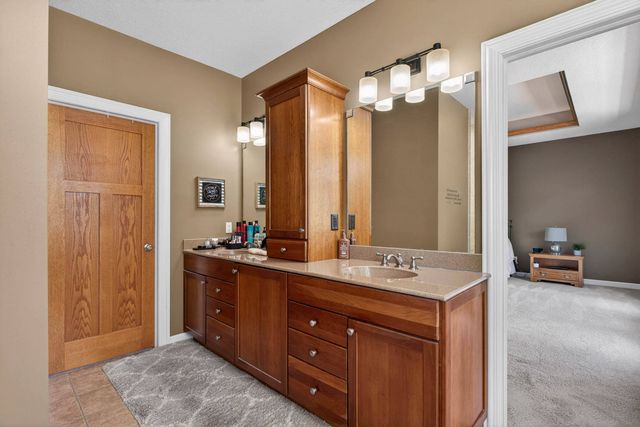 920 Rustic View Court, Eldridge, IA 52748