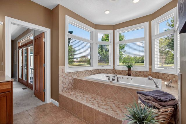 920 Rustic View Court, Eldridge, IA 52748