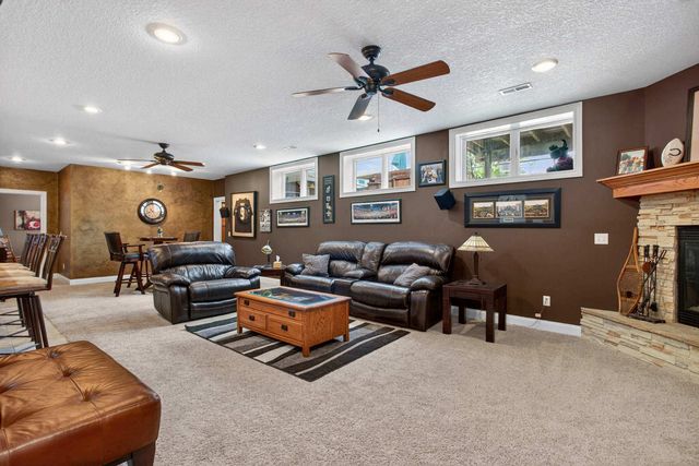 920 Rustic View Court, Eldridge, IA 52748