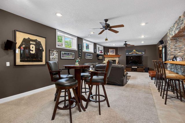 920 Rustic View Court, Eldridge, IA 52748