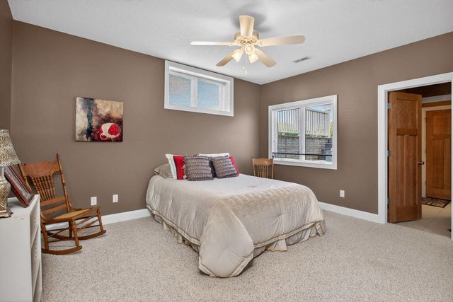 920 Rustic View Court, Eldridge, IA 52748