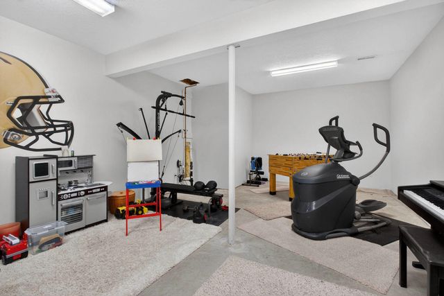 920 Rustic View Court, Eldridge, IA 52748