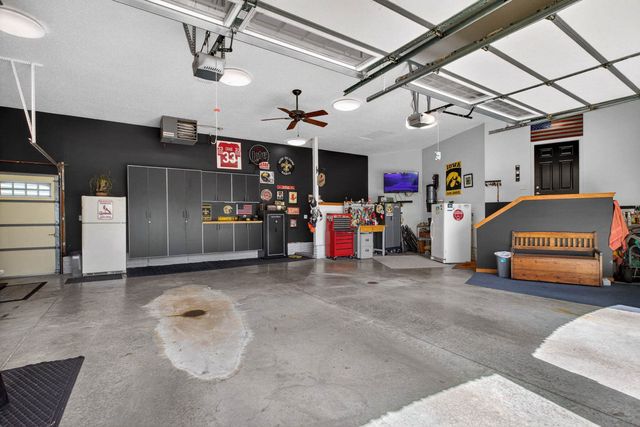 920 Rustic View Court, Eldridge, IA 52748