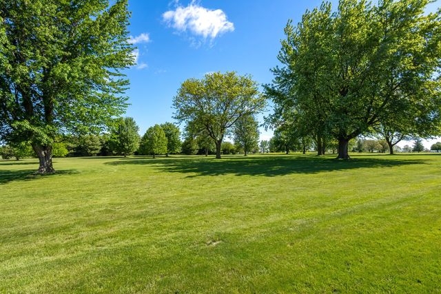 920 Rustic View Court, Eldridge, IA 52748