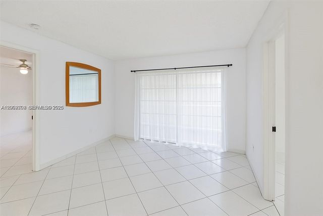 2600 Collins Ave 405, Miami Beach, FL 33140