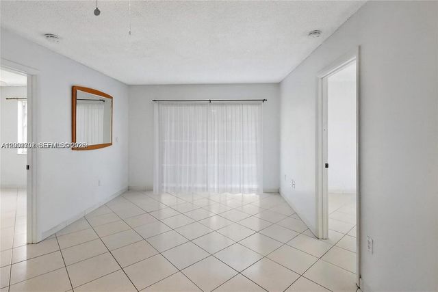 2600 Collins Ave 405, Miami Beach, FL 33140