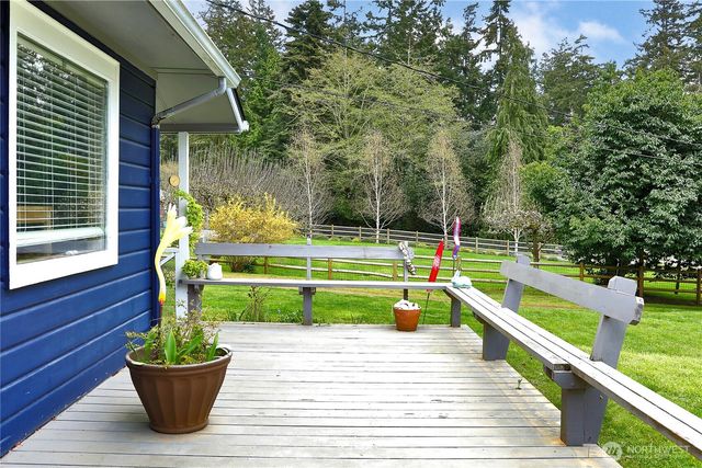 2712 North Bluff Road, Greenbank, WA 98253