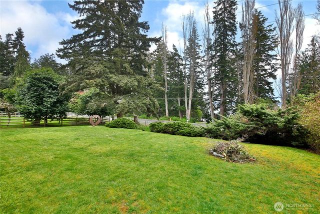 2712 North Bluff Road, Greenbank, WA 98253