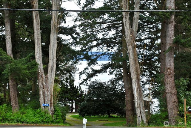 2712 North Bluff Road, Greenbank, WA 98253