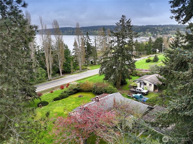 2712 North Bluff Road, Greenbank, WA 98253
