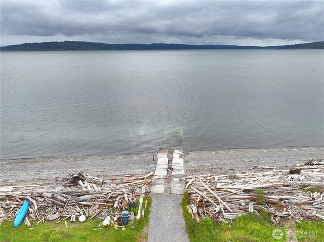 2712 North Bluff Road, Greenbank, WA 98253