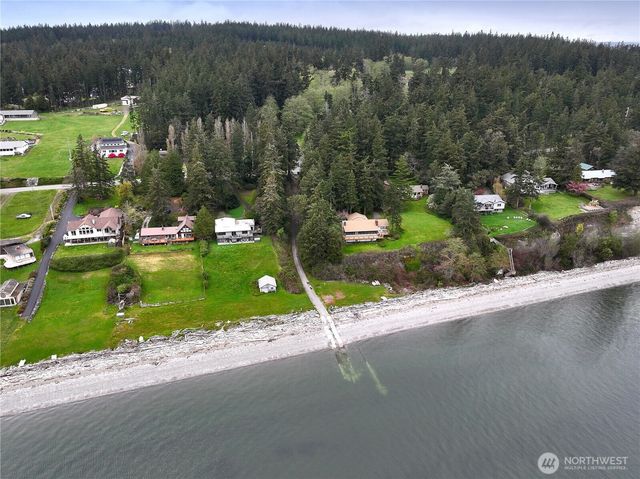 2712 North Bluff Road, Greenbank, WA 98253