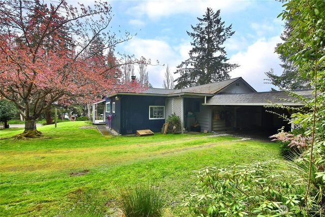 2712 North Bluff Road, Greenbank, WA 98253