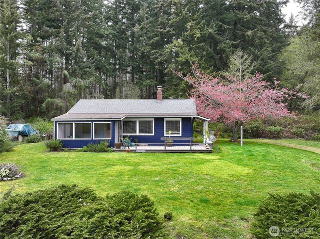 2712 North Bluff Road, Greenbank, WA 98253