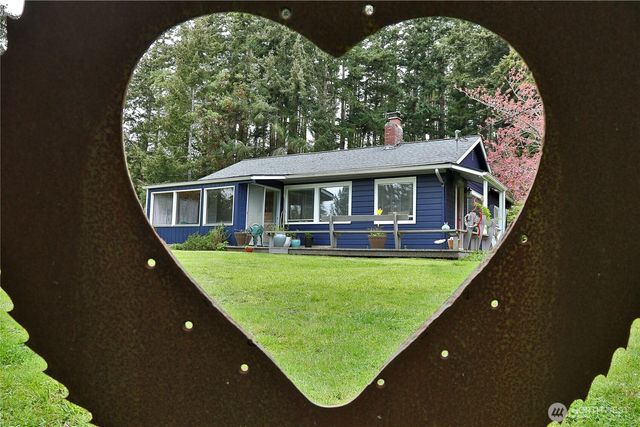 2712 North Bluff Road, Greenbank, WA 98253