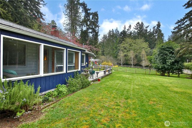 2712 North Bluff Road, Greenbank, WA 98253