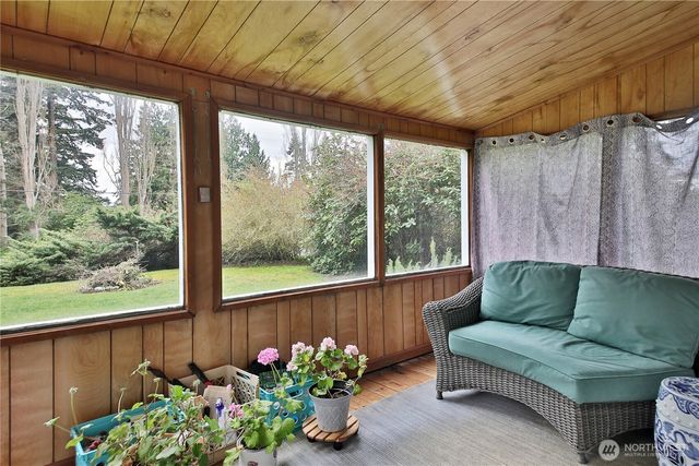2712 North Bluff Road, Greenbank, WA 98253