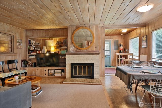 2712 North Bluff Road, Greenbank, WA 98253