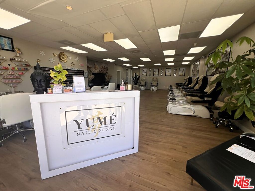 22211 Sherman Way, Canoga Park, CA 91303 — photo 3