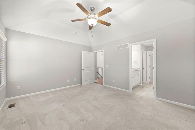 17604 Greyhawke Ridge Drive, Smithville, MO 64089