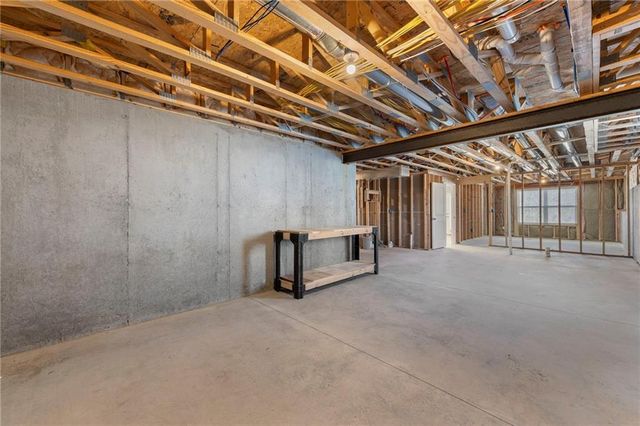 17604 Greyhawke Ridge Drive, Smithville, MO 64089