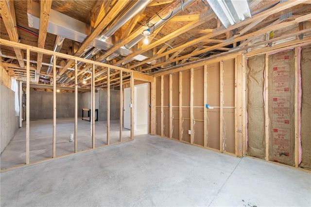 17604 Greyhawke Ridge Drive, Smithville, MO 64089