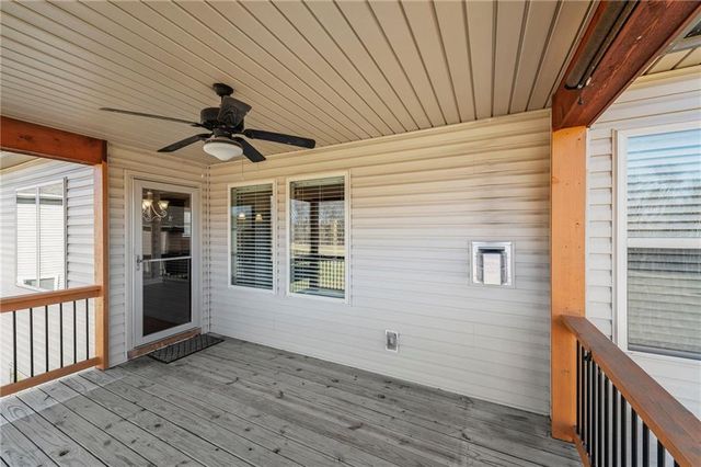 17604 Greyhawke Ridge Drive, Smithville, MO 64089